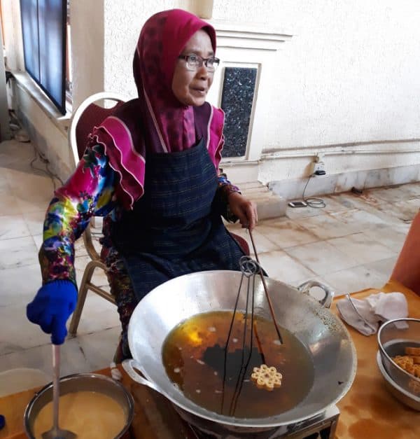 3 Must-Try Traditional Malaysian Desserts