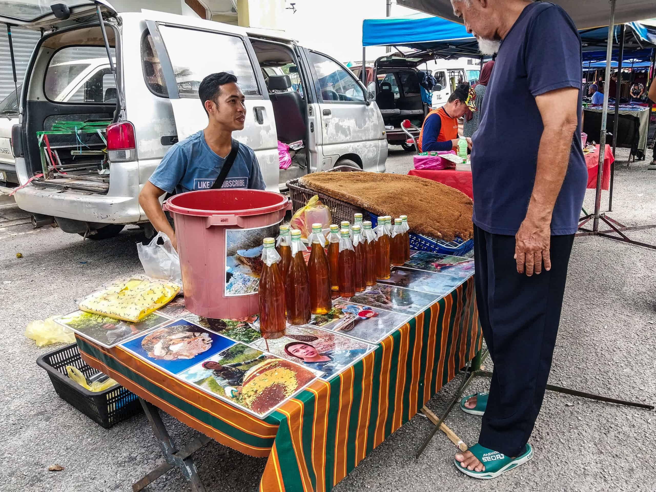 Pasar Karat Kampung Berjaya Flea Market
